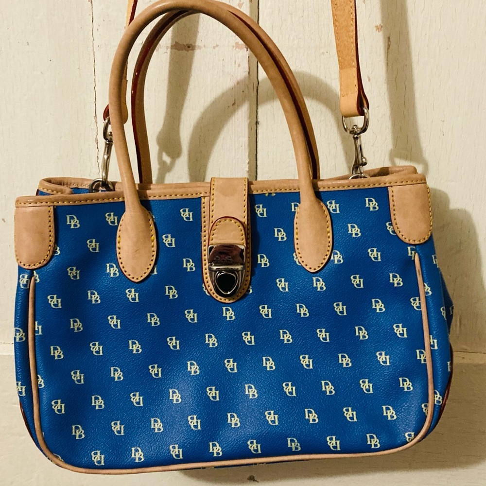 Dooney and bourke satchel